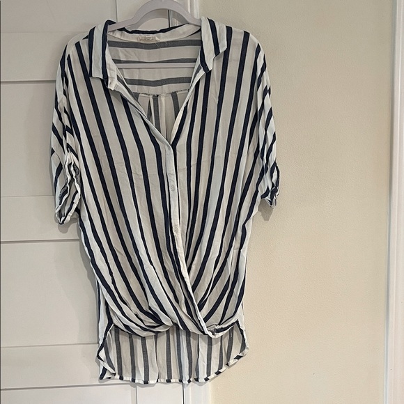 eesome Tops - EE:Some Blue White Striped Tunic Short Sleeve Button Down Shirt Size Large EUC